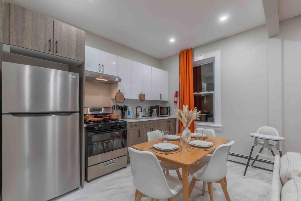 Pumpkin Premise By Airport, 5 Beds, Sleeps 8, Book 7 Days, Get 20 Percent Off Appartement Newark Buitenkant foto