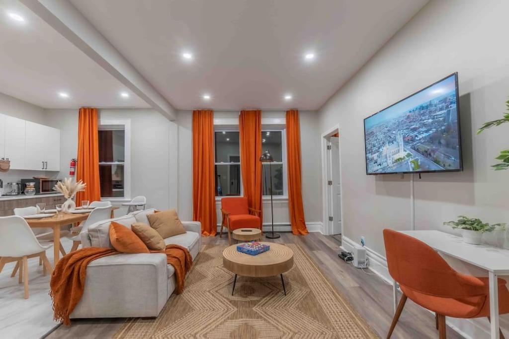 Pumpkin Premise By Airport, 5 Beds, Sleeps 8, Book 7 Days, Get 20 Percent Off Appartement Newark Buitenkant foto